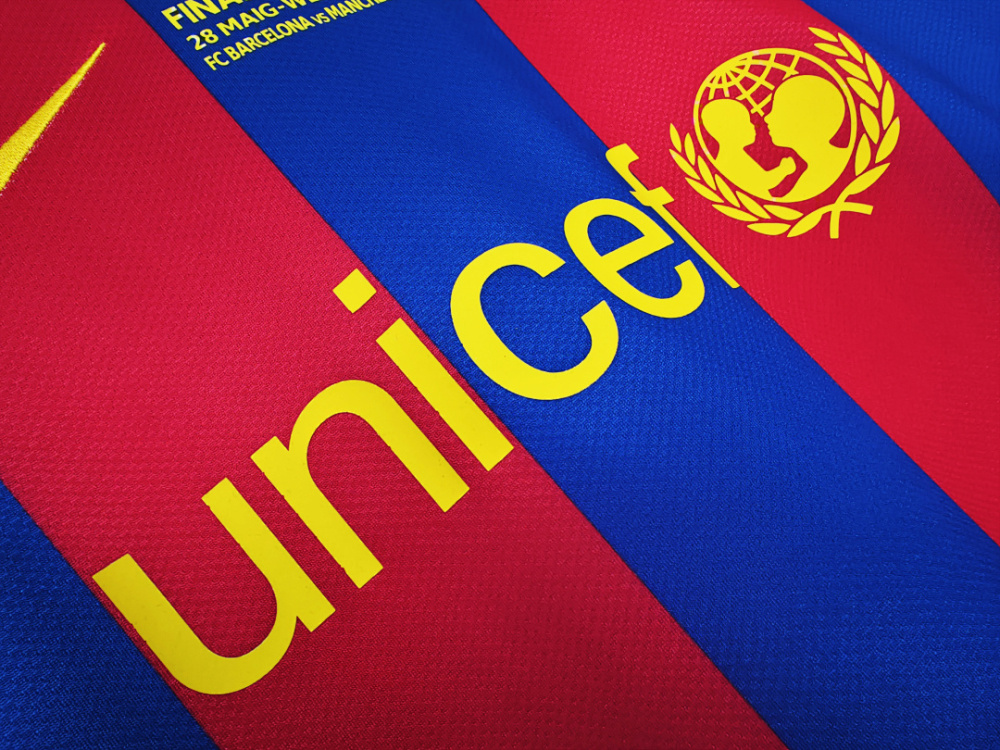 2010/11 season  Barcelona UEFA Champions League Long sleeved retro Fan version