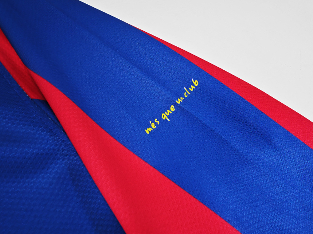 2010/11 season  Barcelona UEFA Champions League Long sleeved retro Fan version