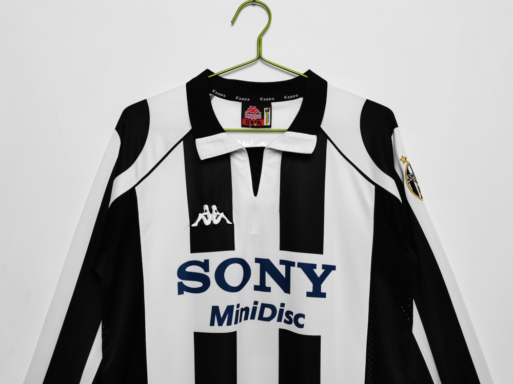 1997/98 season Juventus home Long sleeved retro Fan version