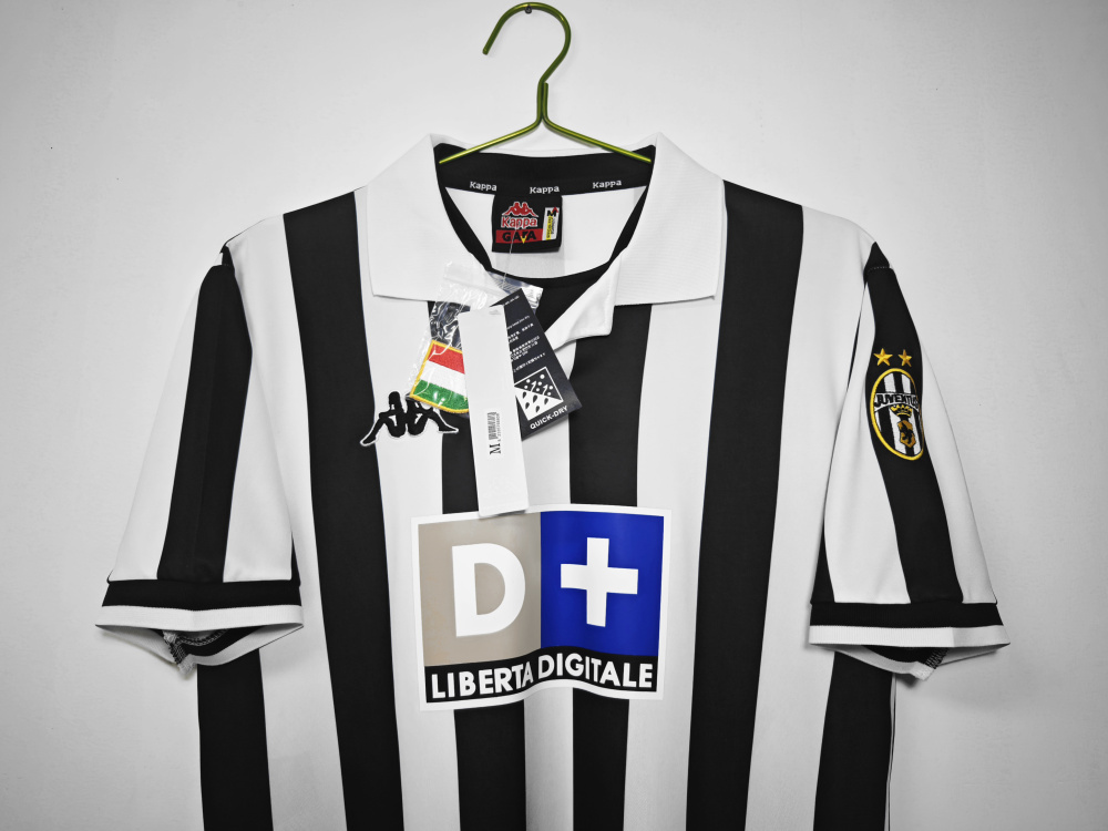 1998/99 season Juventus home retro