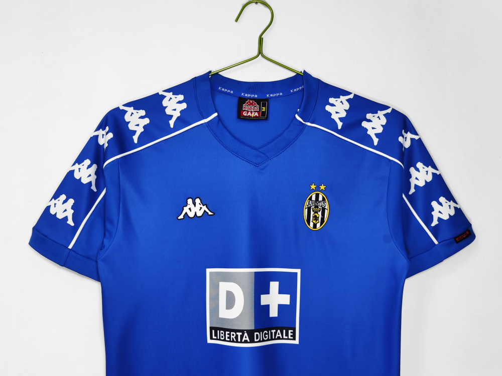 1999/00 season Juventus away retro