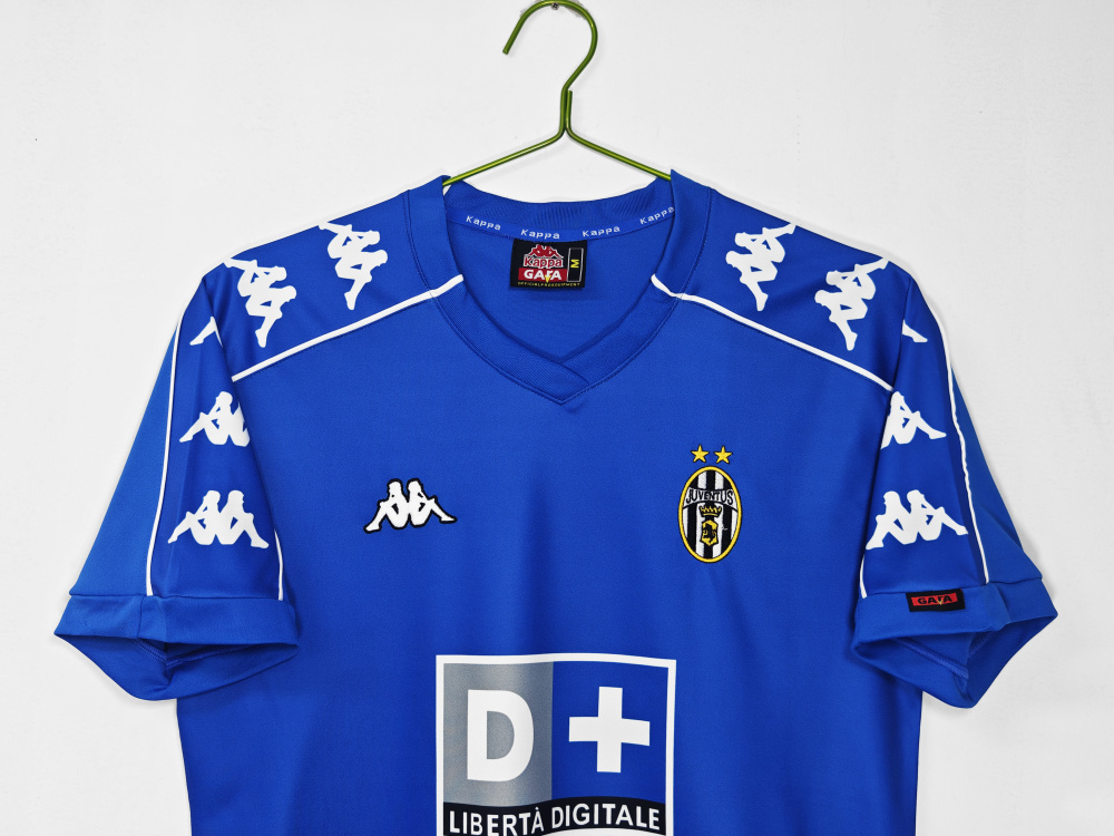 1999/00 season Juventus away retro
