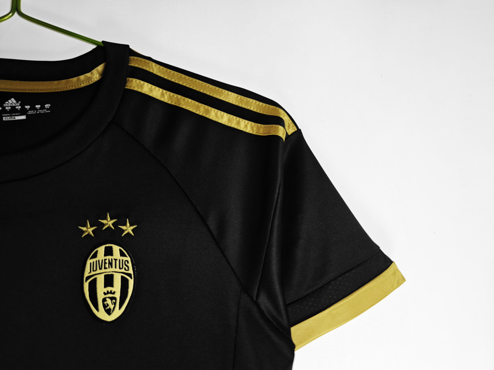 2015/16 season Juventus third retro