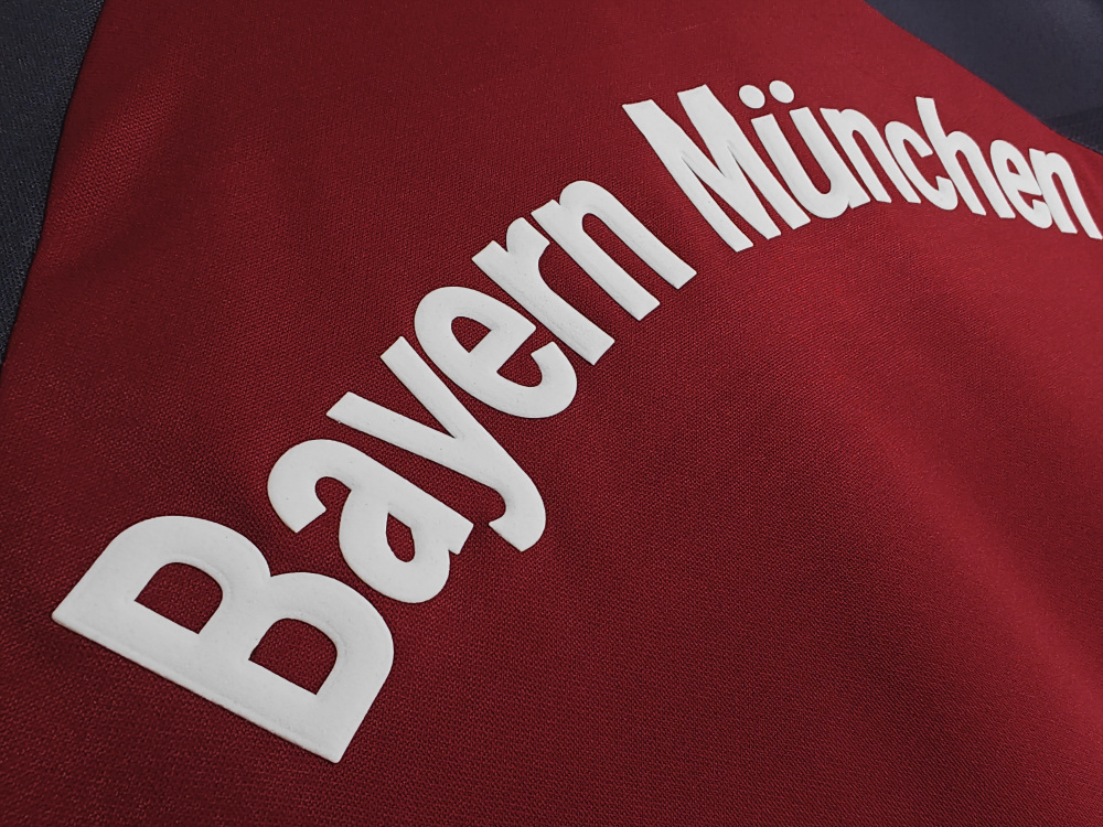 2001/02 season Bayern Munich home retro