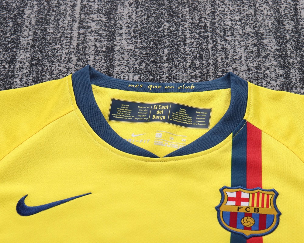 0809 season Barcelona kids away