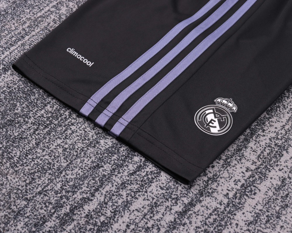 1617 season Real Madrid third kids away