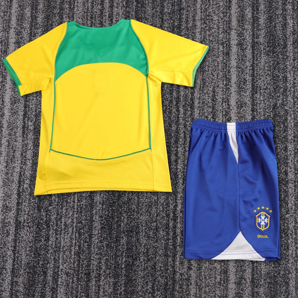2004 season Brazil kids home