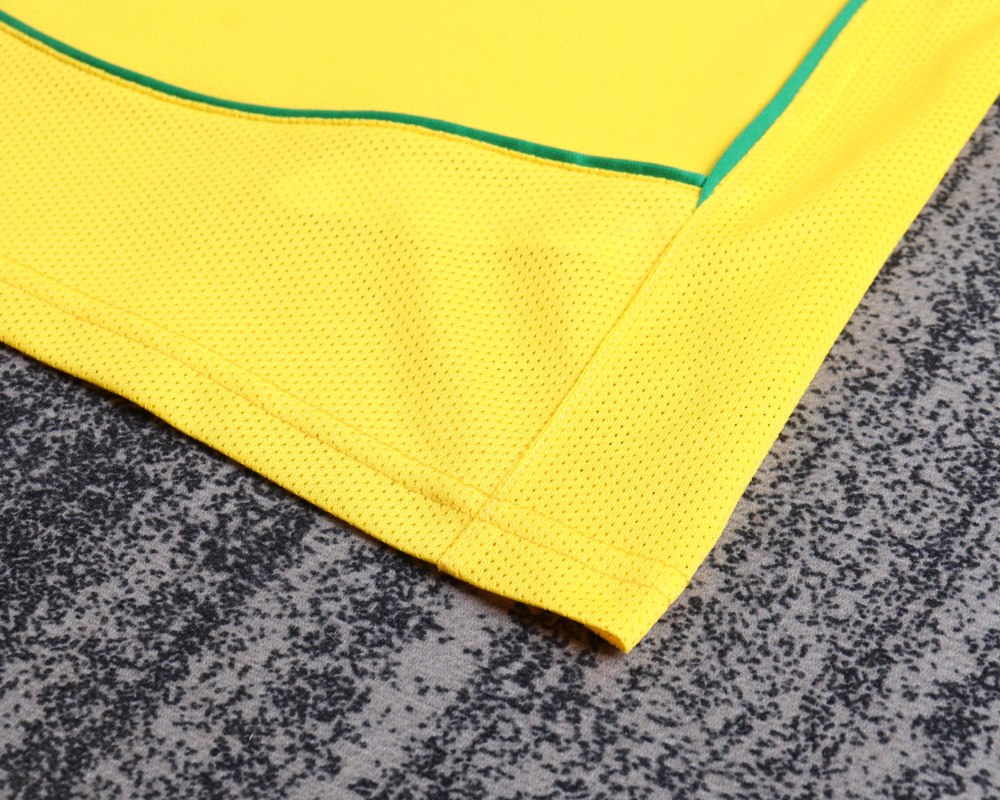 2004 season Brazil kids home