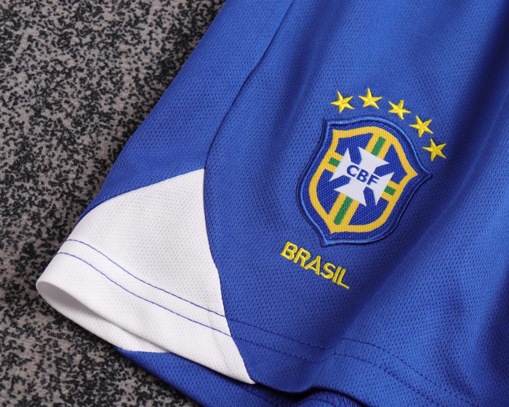 2004 season Brazil kids home