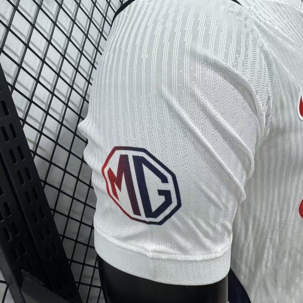 2627 season Chivas Guadalajara player  version