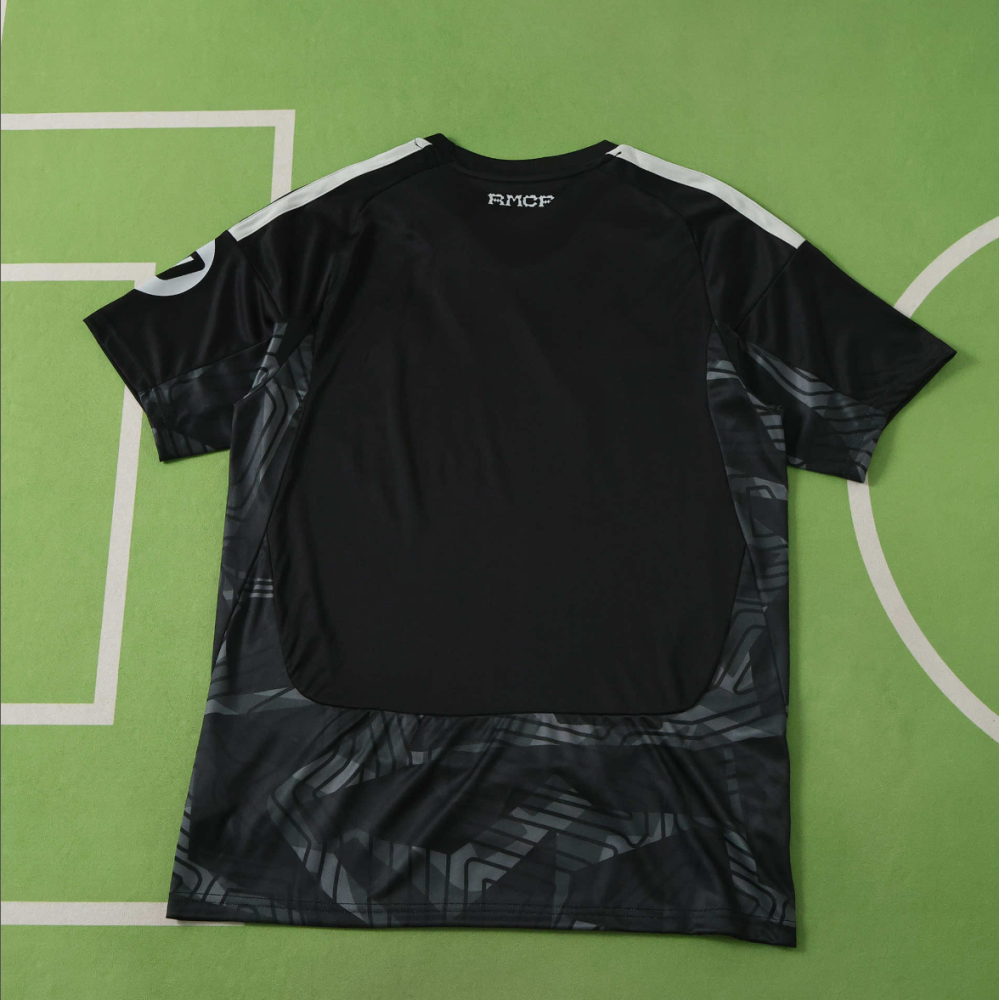 2627 season Real Madrid CF goalkeeper Fan version