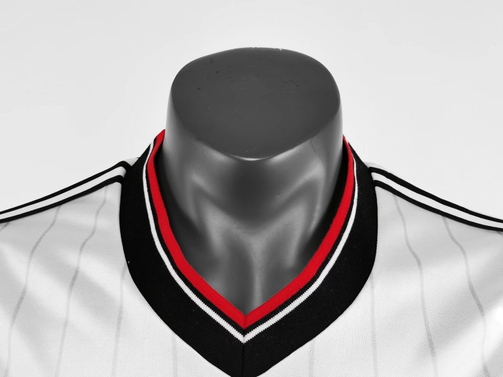 1983 season Manchester United away Retro