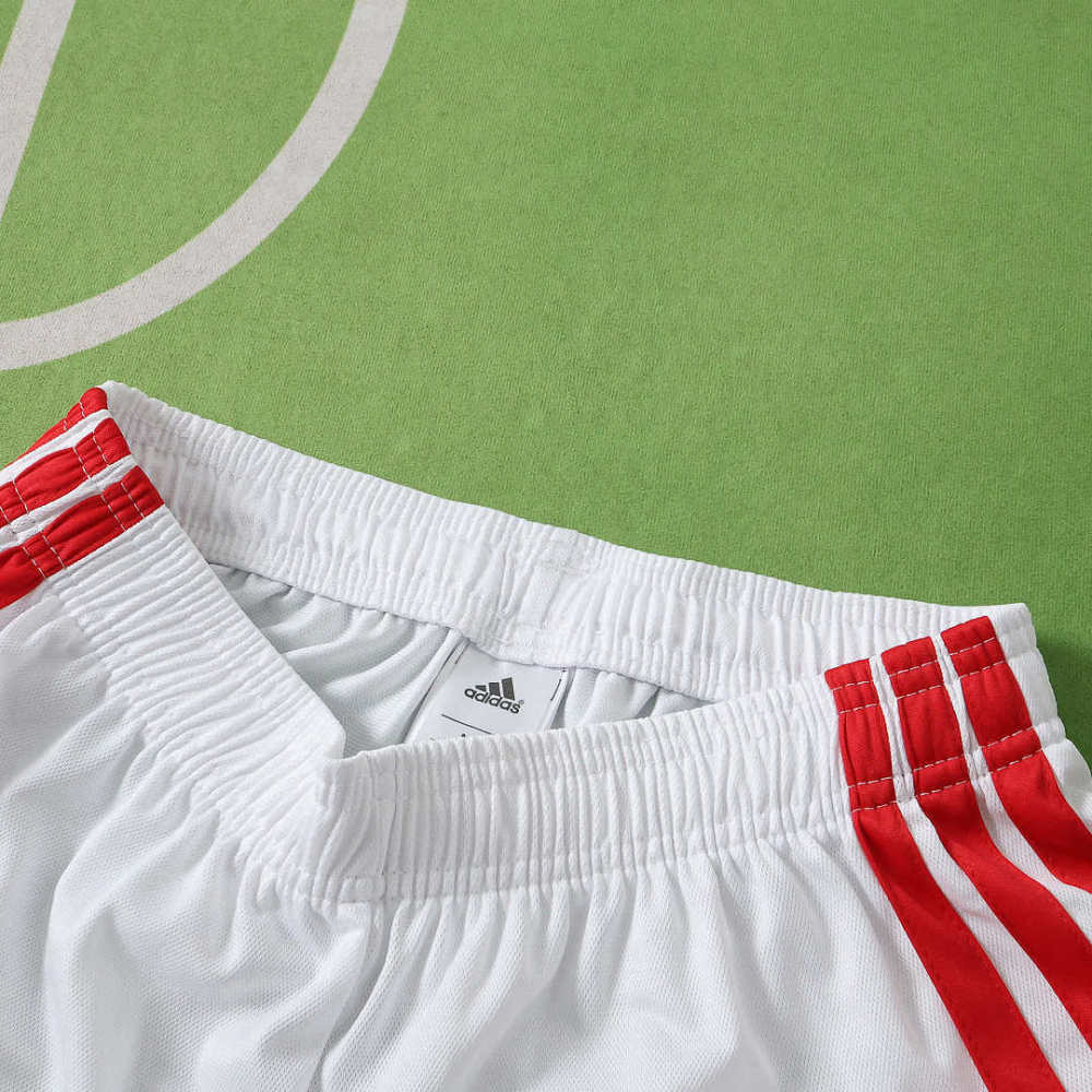 2627 season S.L. Benfica home shorts