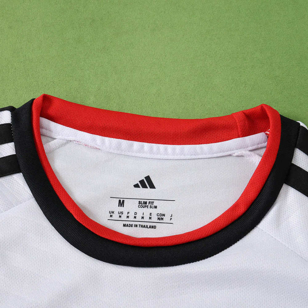 2627 season Fulham F.C. home Fan version