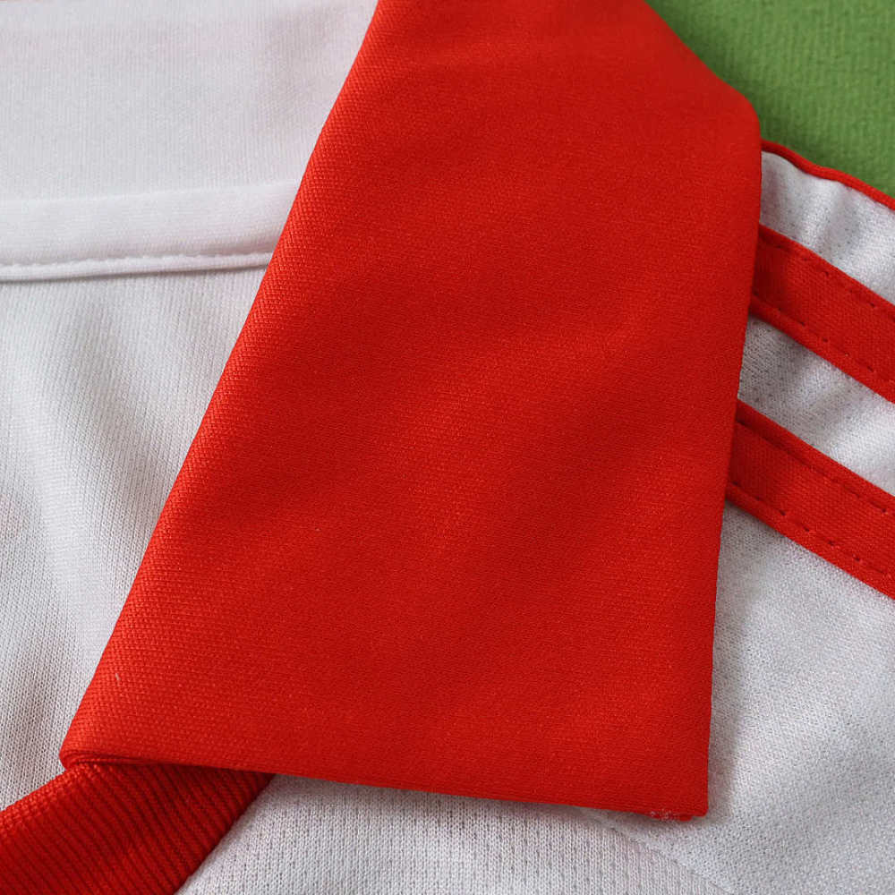 2627 season S.L. Benfica away Fan version