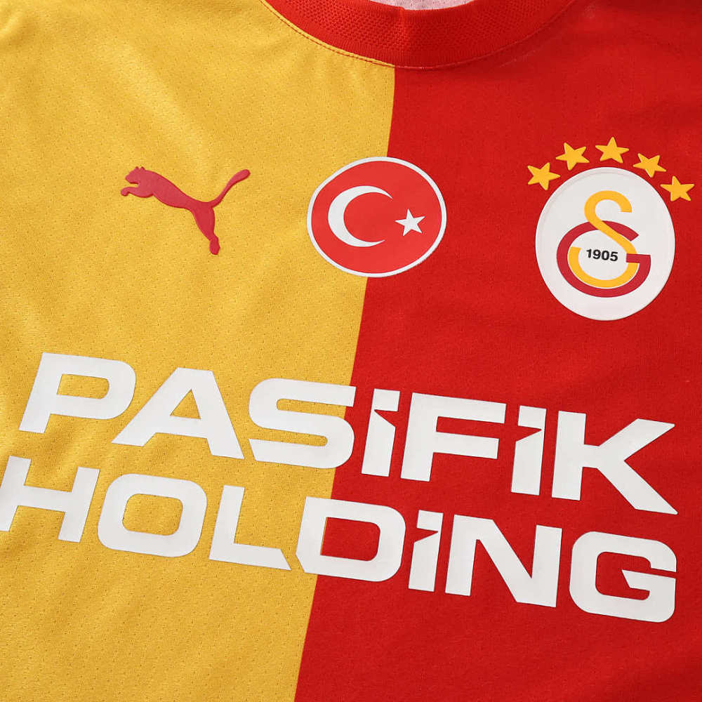 2627 season Galatasaray S.K. home Player version