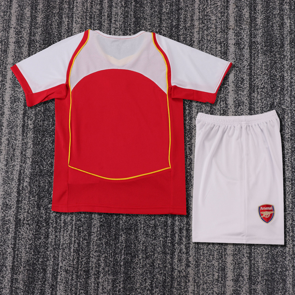 0405 season Arsenal kids home