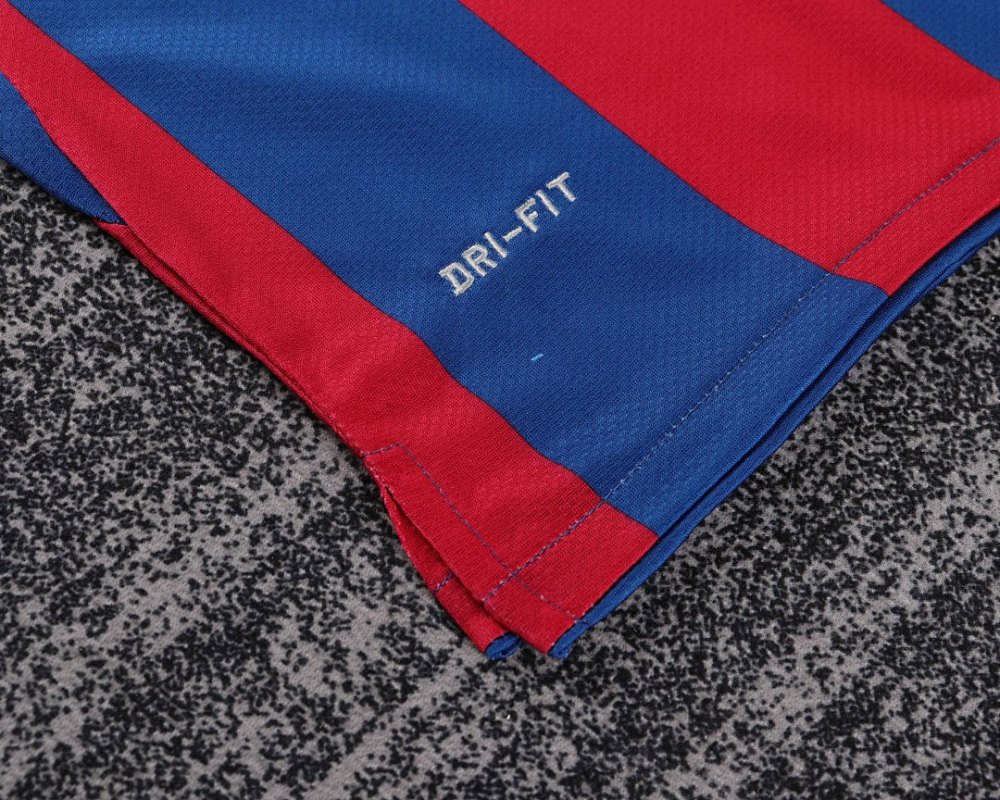 1011 season Barcelona kids home