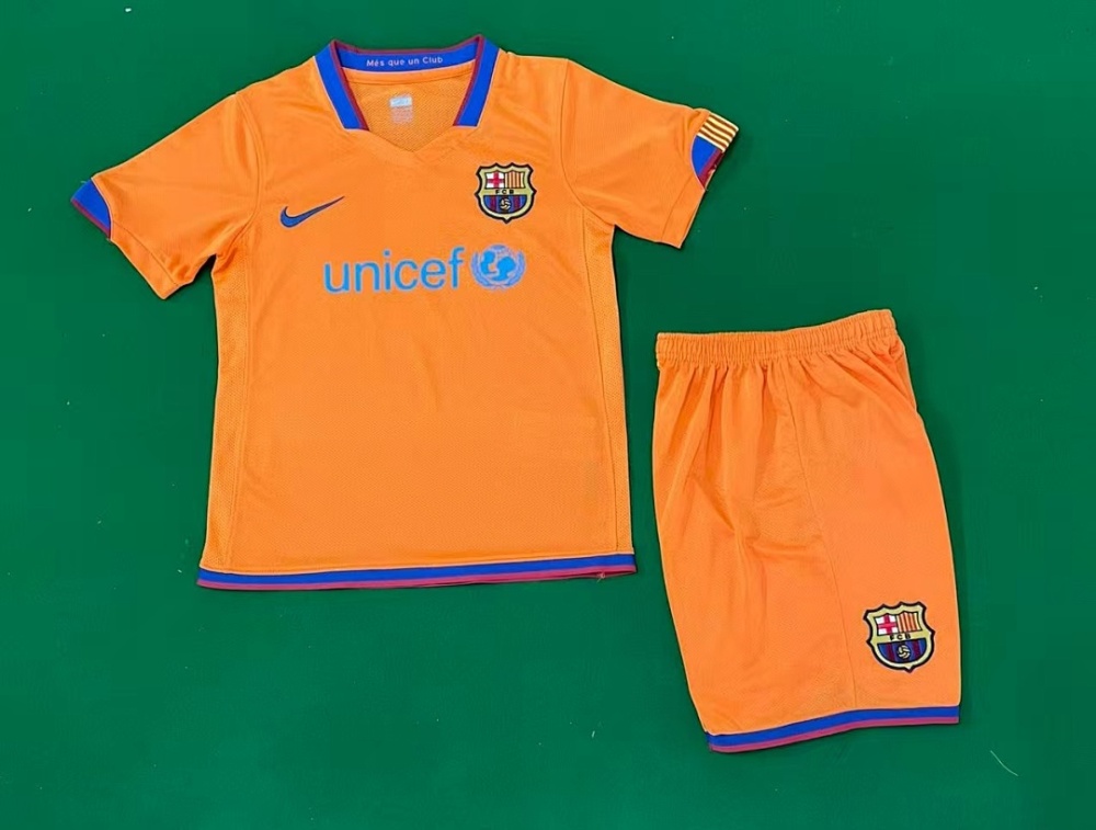 0607 season Barcelona kids away