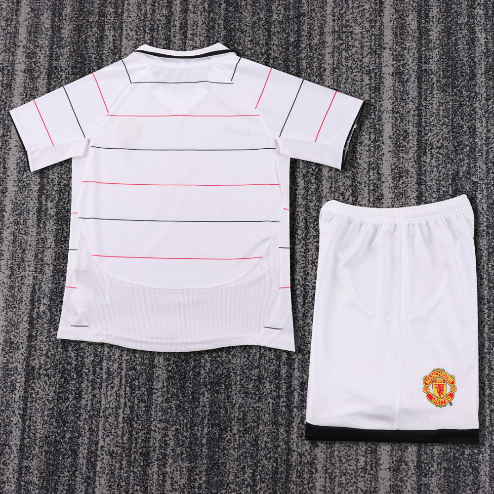0305 season Manchester United kids away