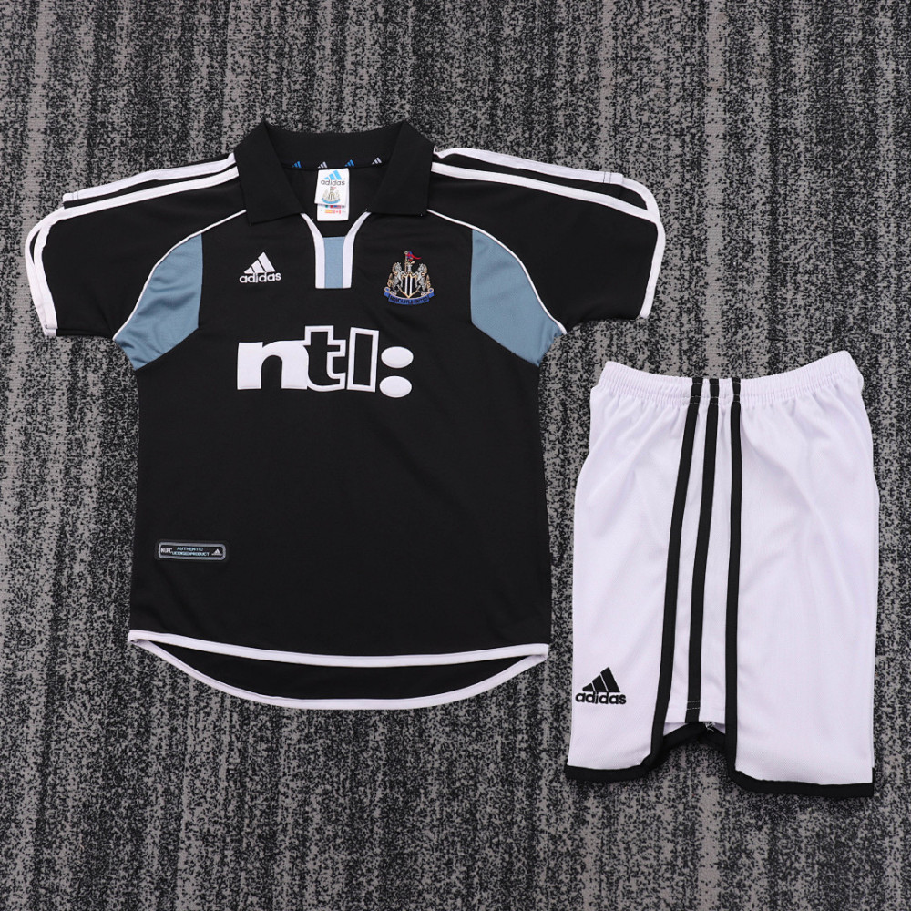 0001 season Newcastle United kids away