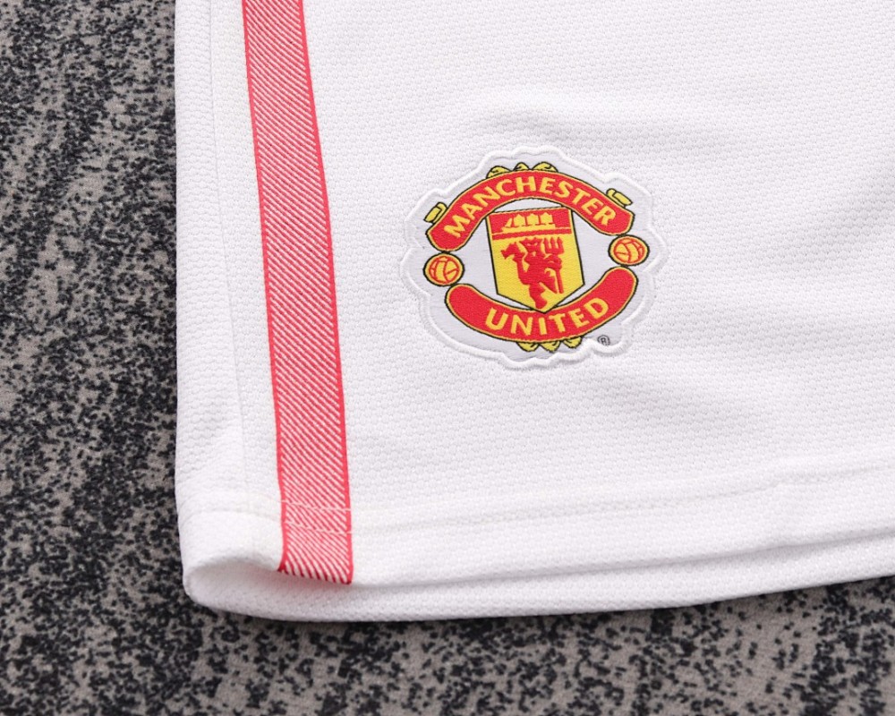 1213 season Manchester United kids home