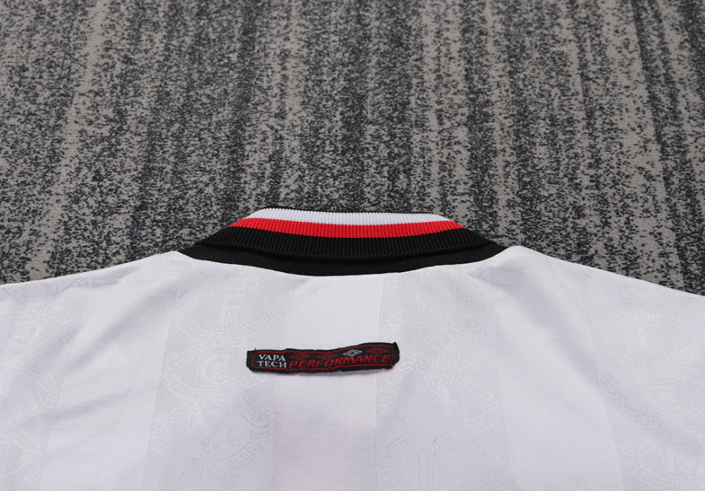 1998 season Manchester United kids away
