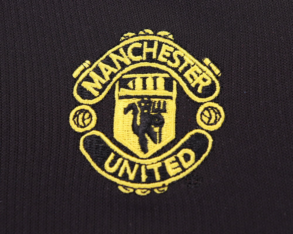 9899 season Manchester United kids away