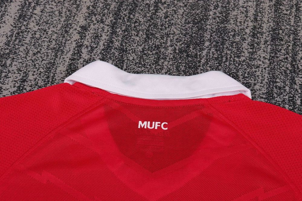 1011 season Manchester United kids home