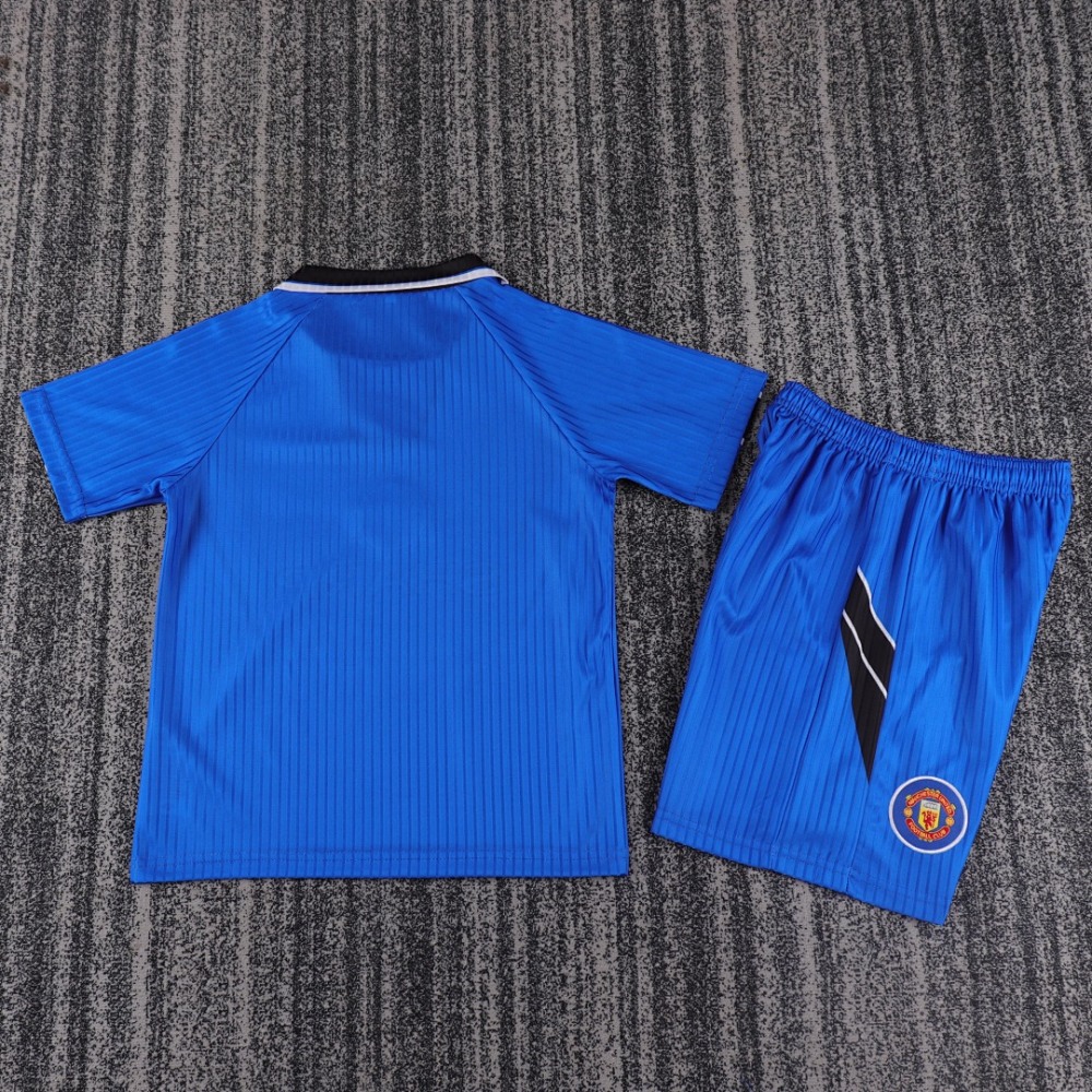 9698 season Manchester United kids third