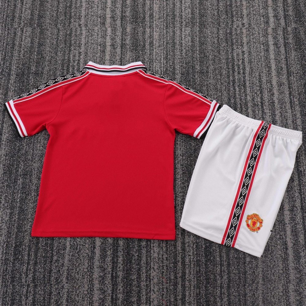 9899 season Manchester United kids home