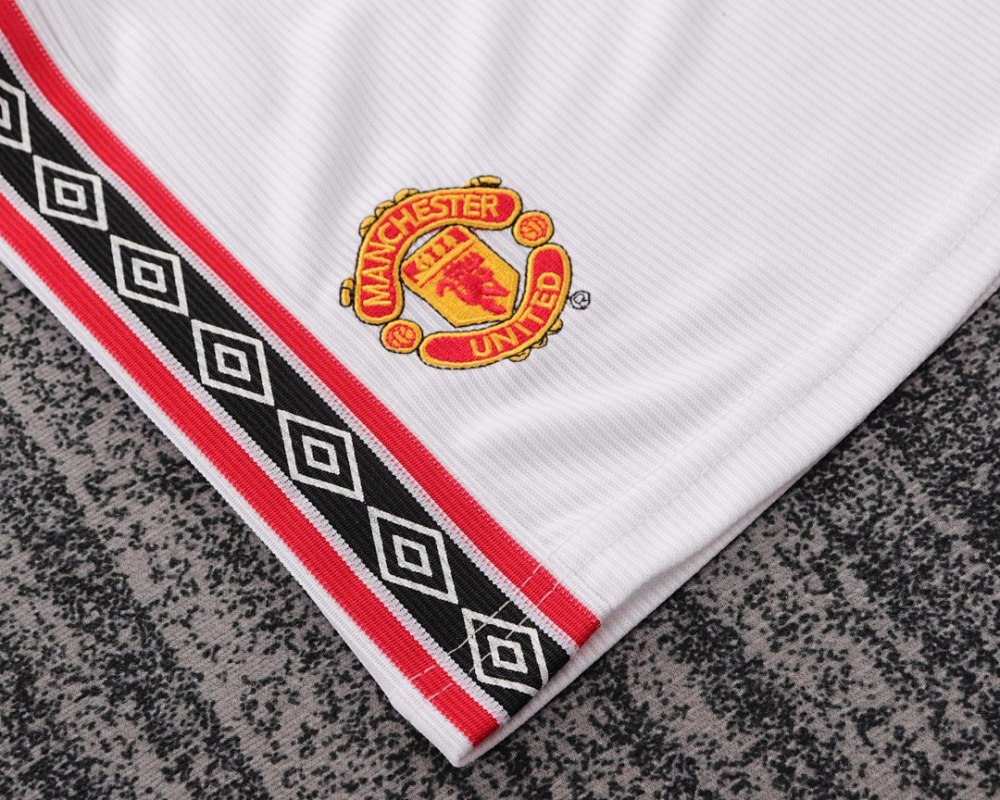 9899 season Manchester United kids home