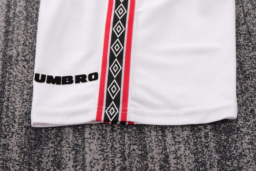 9899 season Manchester United kids home