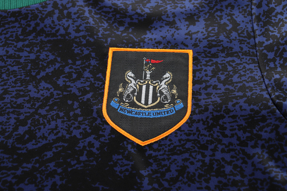 9798 season Newcastle United kids away
