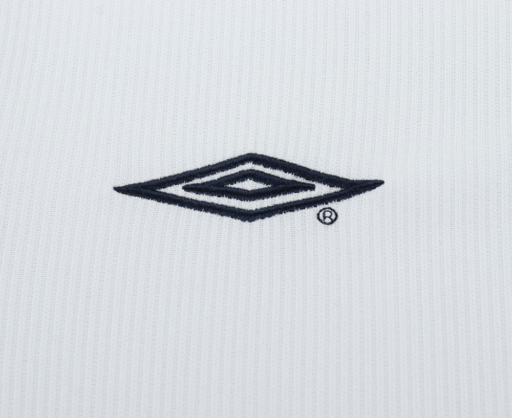 0001 season Manchester United kids away