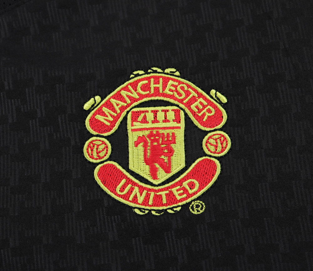 0304 season Manchester United kids away
