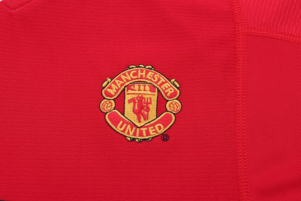 0002 season Manchester United kids home