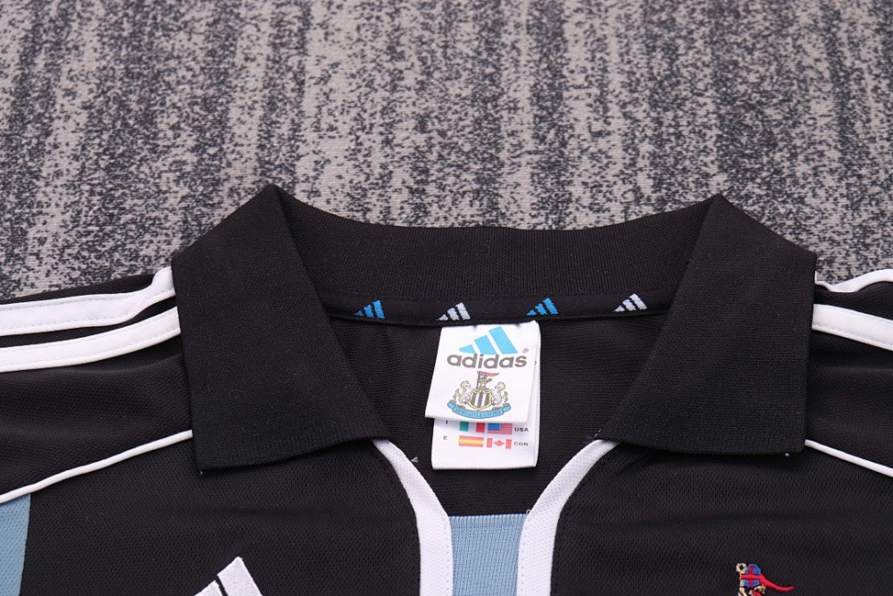0001 season Newcastle United kids away