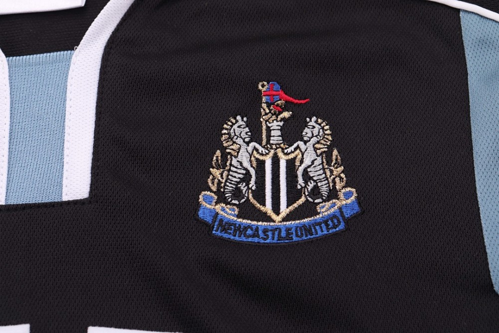 0001 season Newcastle United kids away