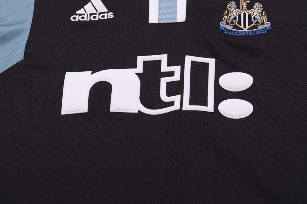 0001 season Newcastle United kids away