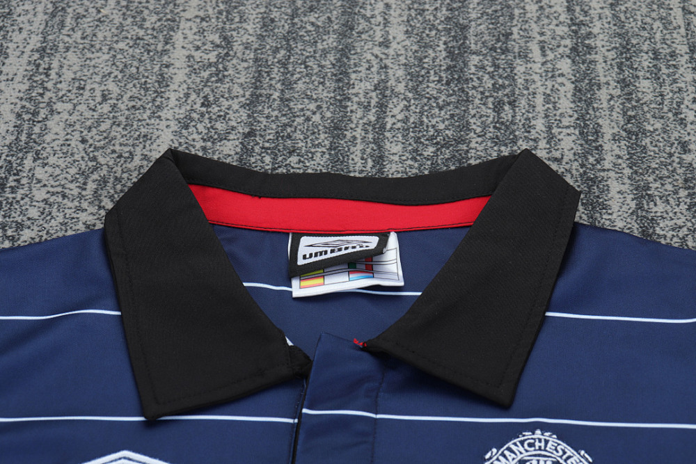 9900 season Manchester United kids away