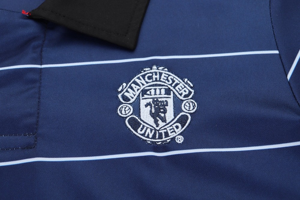 9900 season Manchester United kids away