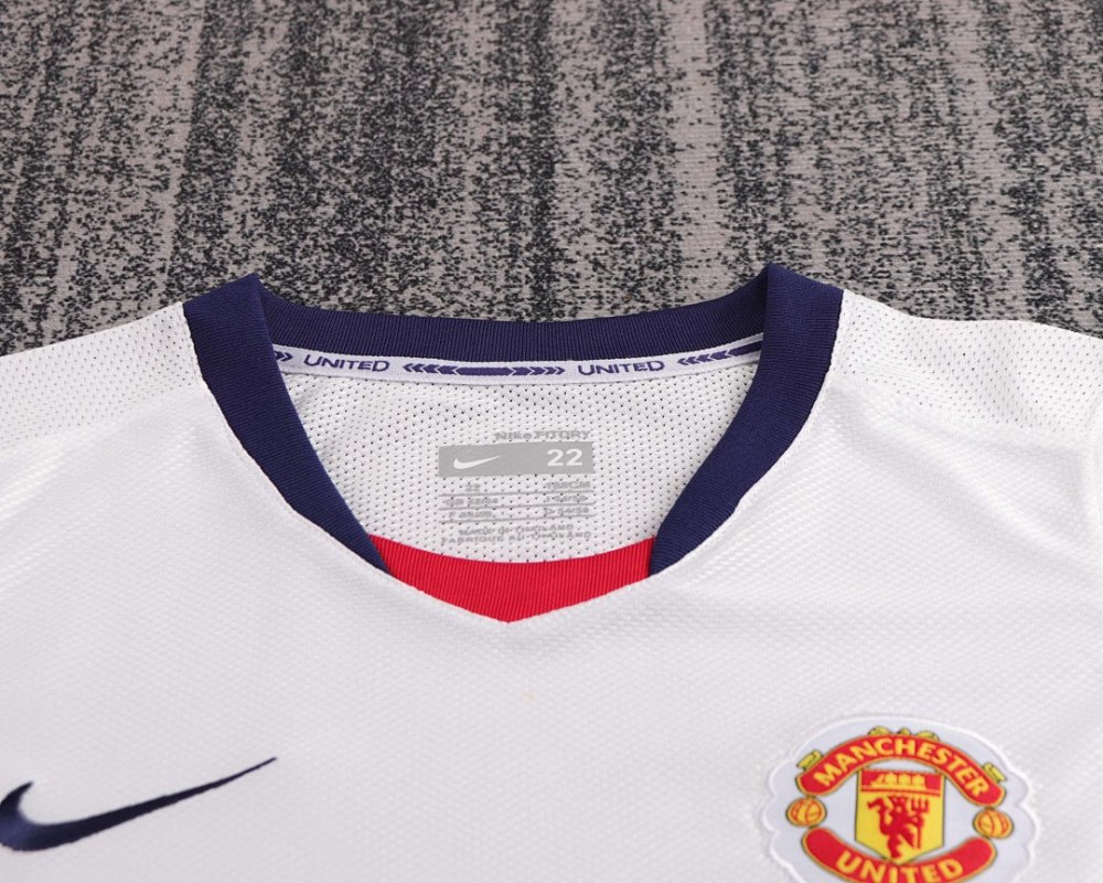 0809 season Manchester United kids away