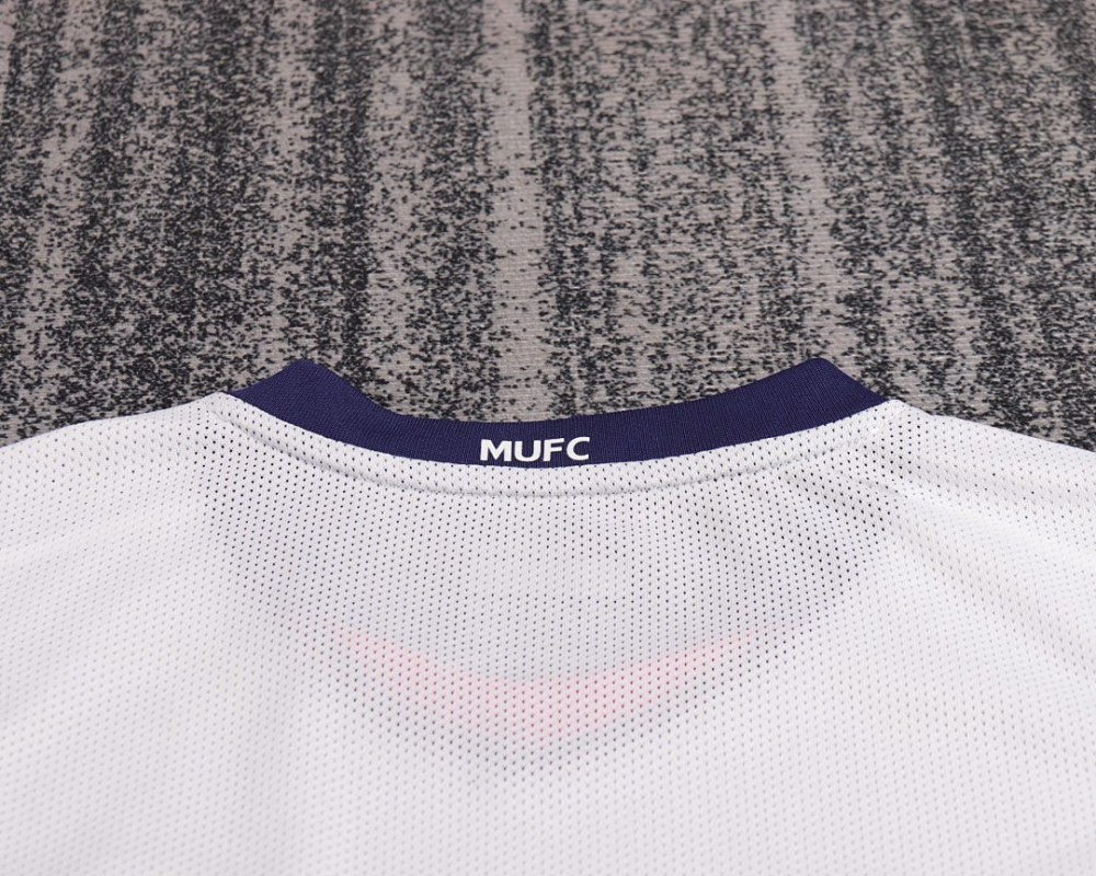 0809 season Manchester United kids away