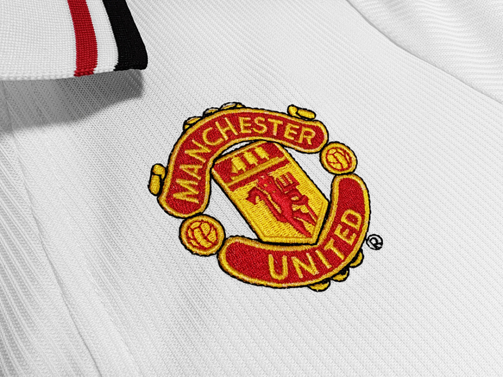 9899 season Manchester United white long sleeves Retro