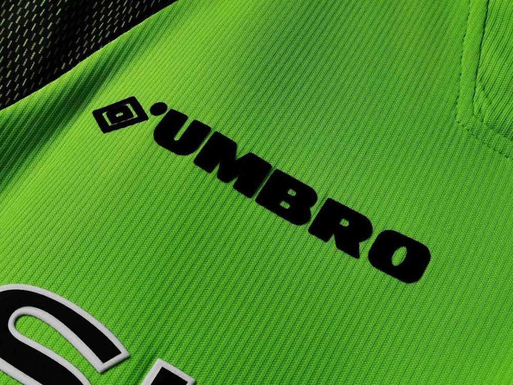 9899 season Manchester United goalkeeper long sleeves Retro