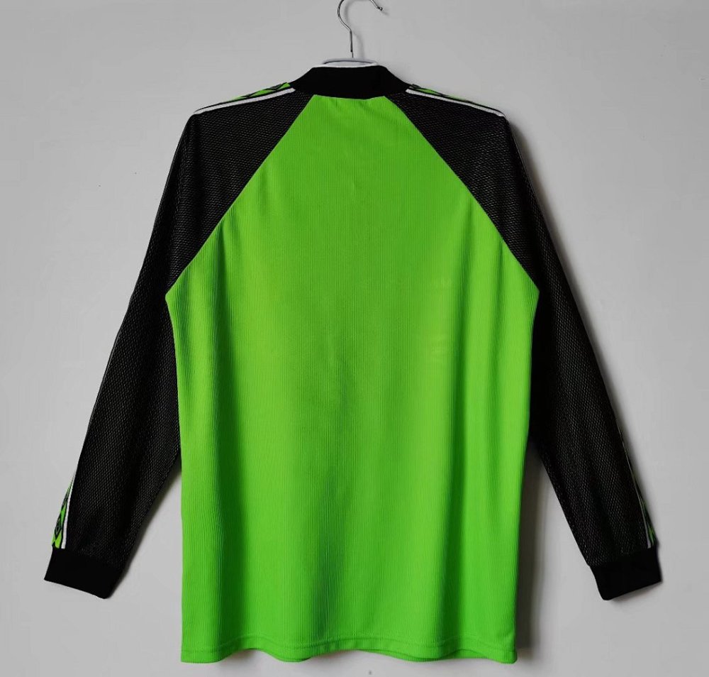 9899 season Manchester United goalkeeper long sleeves Retro