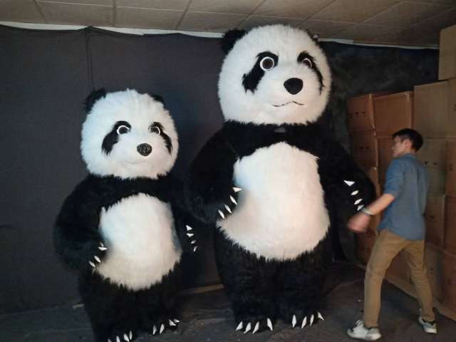 3 Meter Walking Giant Inflatable Panda Costumes Mascot Inflatable Advertising