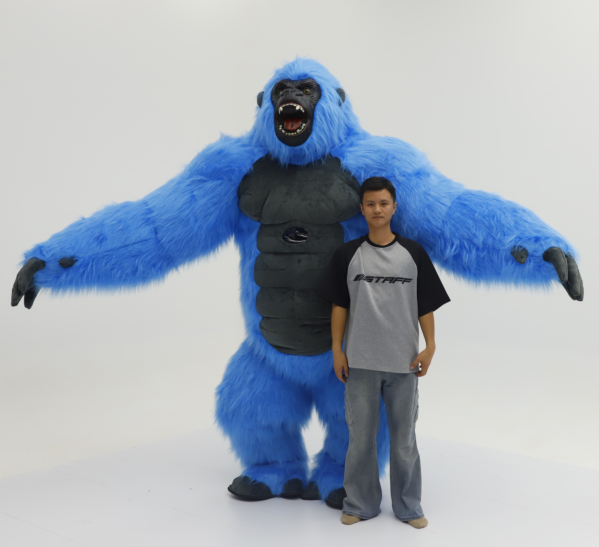 2.6 Meter Long Furry Inflatable Adult Gorilla Mascot Costume CE Certified Giant King Kong Advertising Animal Halloween Party