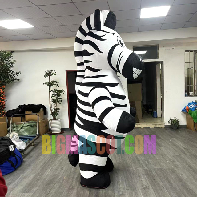 Unisex Inflatable Plush Zebra Mascot Costume Adult Party Performance Dress Cartoon Animal Cosplay Advertising Lovely Blow-Up